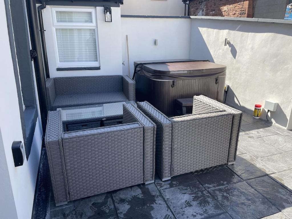 Quirky Cottage In The Centre Of Penrith With A Hot Tub Екстериор снимка