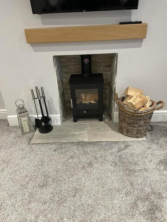 Quirky Cottage In The Centre Of Penrith With A Hot Tub Екстериор снимка